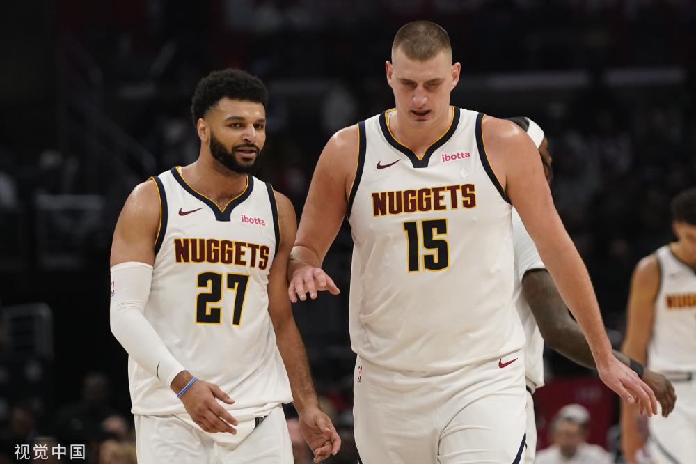 血脉贲张的 血脉贲张的