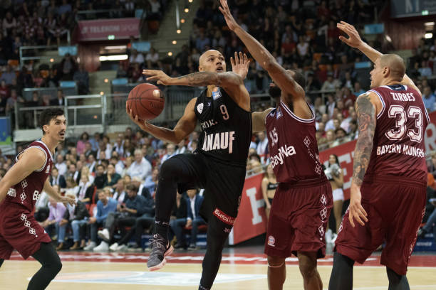 谢鹏飞凭借 谢鹏飞凭借