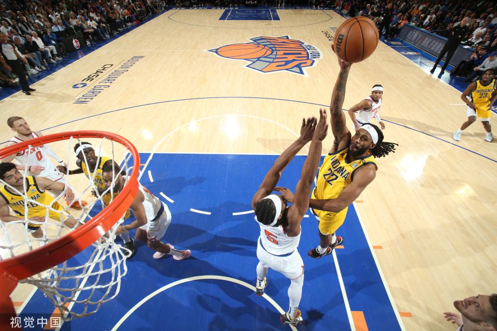 满悬念与惊 满悬念与惊